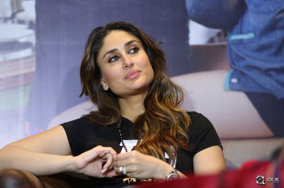 Kareena-Kapoor-at-Ki-And-Ka-Movie-Press-meet-in-Hyderabad